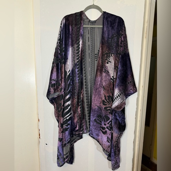 Uno Alla Volta Black Purple Mixed Print Velvet Burnout Duster/Kimono - Picture 2 of 9